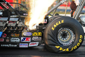 top_fuel_dragster_specs_dirty_hero_091